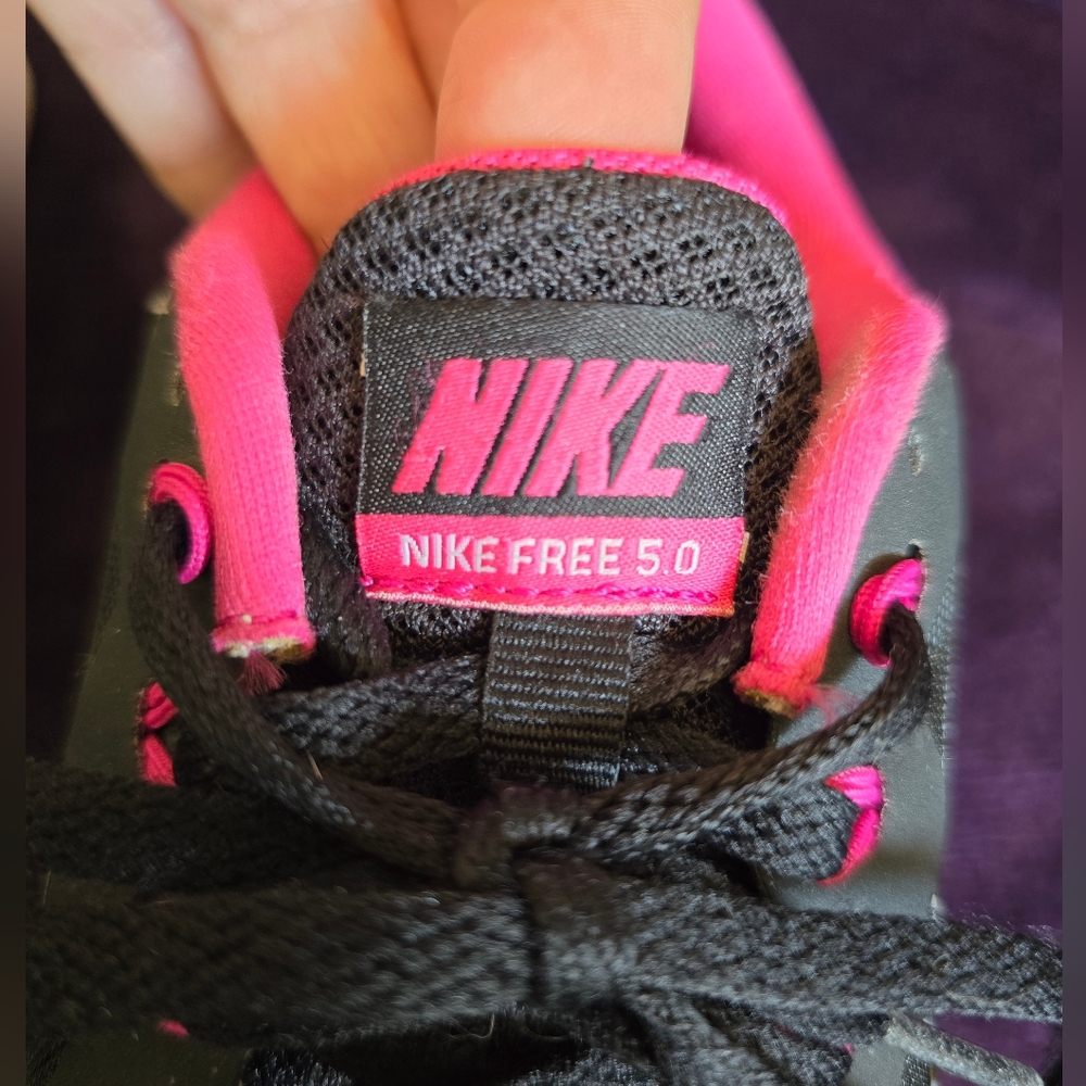 Nike Black and Pink Sneakers | Big Kid Size 3.5 - Picture 11 of 13